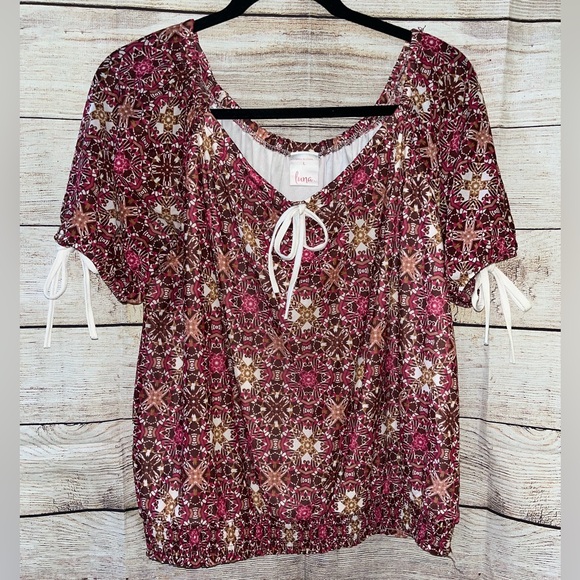 Luna Tops - 🤎3/$10 Luna Pink and Brown Blouse Size Large
